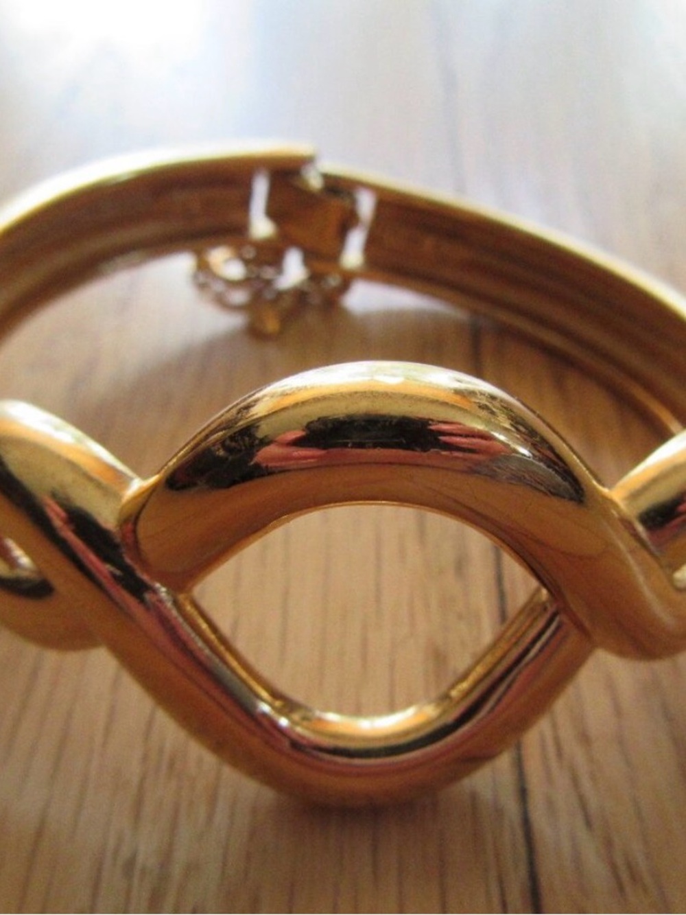VINTAGE MONET GOLD TONE BANGLE BRACELET/CUFF/SAFETY CHAIN!